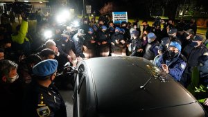 Incidentes en el traslado de Lázaro Báez, tras otorgársele la prisión domiciliaria