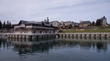 El puerto San Carlos, al pie del Centro Cívico de Bariloche. Foto: archivo