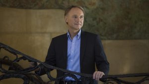 Dan Brown debuta en la literatura para chicos