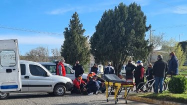 El accidente ocurrió en la rotonda de La Cooperación al sur de la ruta 22 en Regina. (Foto Néstor Salas)