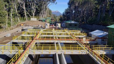 La construcción de la nueva planta cloacal en Villa La Angostura comenzó en 2017. Foto: Gentileza 