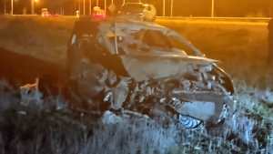 Escapaba por la ruta 22 en una camioneta robada y terminó volcando en Chelforó