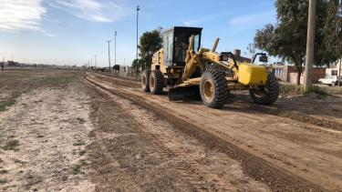 Construyen pista de atletismo en el barrio Álvarez Guerrero