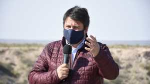 Gaido firmó el decreto que exime de tasas municipales a pequeños comerciantes