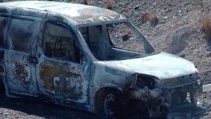 Le prendieron fuego al vehículo robado a un empresario el domingo