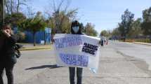 Imagen de Los hospitalarios de Roca sacaron el reclamo salarial a las calles nuevamente