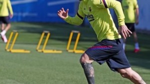 Messi entrena en forma grupal en el Barcelona