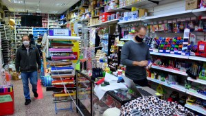 Unifican en Viedma la extensión horaria para los comercios