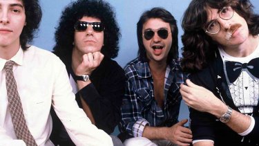 Los Serú en modo 1980. Pedro Aznar, Oscar Moro, David Lebón y Charly García.