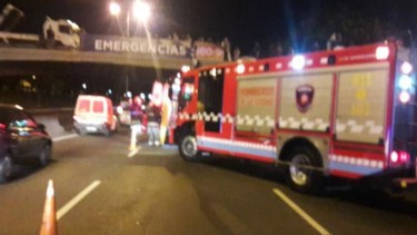 El accidente fue en el límite de las localidades de Lomas del Mirador y Mataderos. Foto:  
Prensa Policía de la Ciudad
