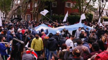 Agrupaciones políticas se manifestaron en apoyo al presidente en Olivos