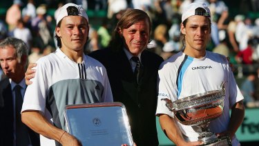 Gastón Gaudio venció en la final de Roland Garros 2004 a Guillermo Coria. 