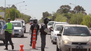 Neuquén retomó la circulación y los comercios, con el sistema aún saturado