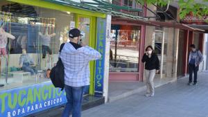 Clausurarán comercios que no cumplan las medidas unificadas de restricción en Neuquén