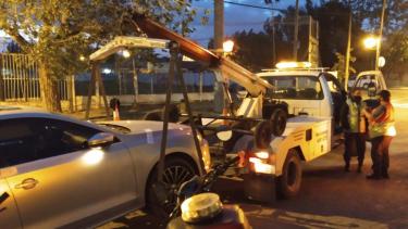 La municipalidad informó que diez autos fueron secuestrados durante el sábado. Foto: gentileza.