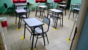 Unter rechaza que los docentes tengan que tomar la temperatura a los alumnos