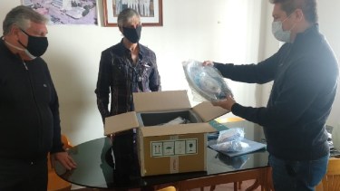 Donaron cascos de ventilación para afectados por coronavirus en Regina