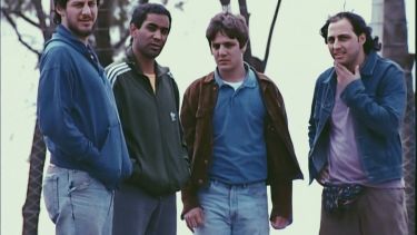 Aquellos ocupas de “Okupas”. El Chiqui (Franco Tirri), el Pollo (Diego Alonso), Ricardo (Rodrigo de la Serna) y Walter (Ariel Staltari). 