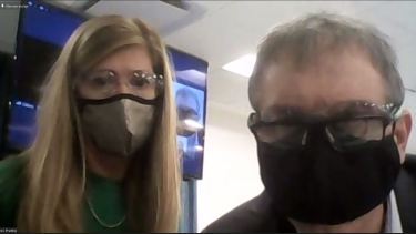 Natalia Pelosso y Leandro Seisdedos, defensores del imputado, durante la audiencia de hoy.