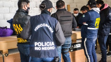 La policía de Río Negro colaboró con los operativos realizados ayer en Río Negro y Chubut. (foto: gentileza)
