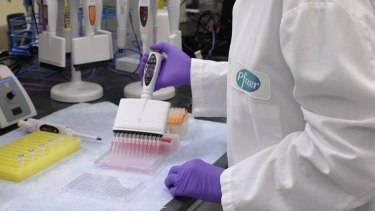 La compañía afirmó que un análisis final del ensayo de fase 3 de la vacuna contra el coronavirus, logró una efectividad del 95 %. Foto: Gentileza