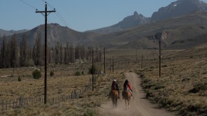 Potencian la red eléctrica de Villa Llanquín y El Manso