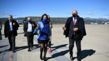 Imagen de Carreras recibió al gobernador de Santa Fe por un millonario acuerdo con Invap