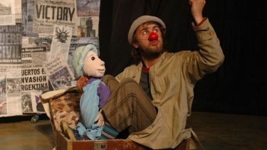 Adrien Vaneuville, del Theatre de Route, el sábado mostrará fragmentos de la obra “In Tenebris Lumen”.