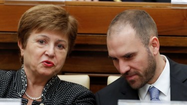 Repunta la actividad, cae el dólar y se acerca el Fondo