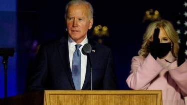Biden emitió su discurso en su bujker de campaña. Foto: Reuters.-