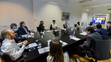 "En el 
Frente De Todos
 trabajamos en conjunto en definir la propuesta de Movilidad Previsional que enviaremos al Congreso de la Nación", indicó Guzmán. (Gentileza).-