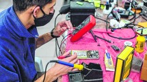 Imagen de Los salvacelulares: un negocio que crece en la región