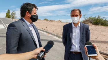 El gobernador destacó el descenso en la cantidad de contagios en la ciudad capital, pero indicó que “no hay que bajar la guardia”. (Gentileza).-
