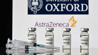 La UE allana una planta de AstraZeneca en Bélgica y exige que las vacunas lleguen "lo antes posible"