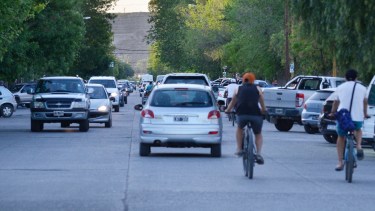 Dispusieron nuevos horarios para el funcionamiento de comercios en Regina. (Foto Néstor Salas)