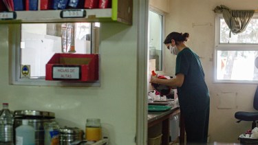 El total de casos activos en la provincia es de 4649. (Foto: Juan Thomes)