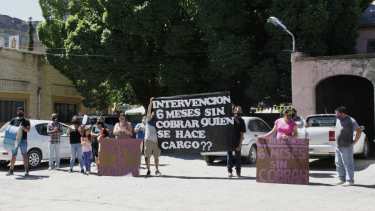 Los trabajadores de La Reginense continúan con sus reclamos por salarios adeudados. 