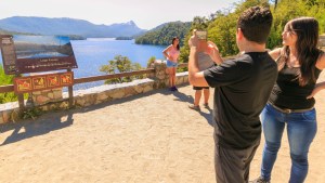 Quiénes necesitan seguro Covid para vacacionar en Neuquén y cuánto sale