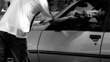 El oficio de vigilar los autos en el centro de la ciudad, mientras sus propietarios realizaban trámites fue cambiando de modalidad a lo largo de los años.