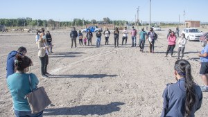 Toma de tierras en Roca: entregaron lotes a familias que habían usurpado
