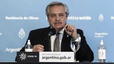 Fernández aseguró que en marzo se aplicará la vacuna que se fabricará en el país