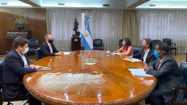 El ministro de Economía habló sobre el acuerdo en su cuenta de Twitter.