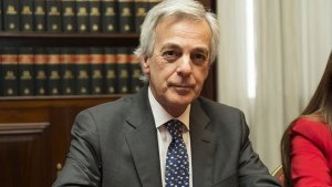 Irurzun, cuestionado por el kirchnerismo, reelecto como titular de la Cámara Federal