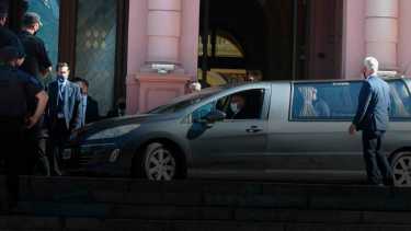 El momento del inicio del traslado hacia el cementerio. (Gentileza Clarín)