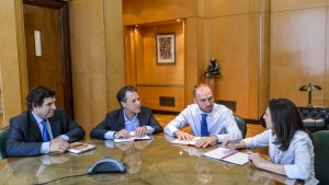 La misión del FMI llegó y evalúa los números para un posible acuerdo