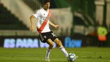 Nacho Fernández volvió a la titularidad en River y marcó el primer gol. 