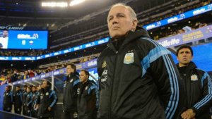 Alejandro Sabella fue internado de urgencia