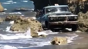 En Las Grutas, una vieja F-100 dejó en shock a los conductores de 4&#215;4