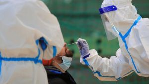 Coronavirus: Italia detectó el primer caso con la cepa descubierta en Reino Unido