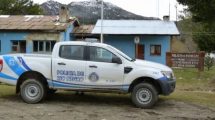 Imagen de Incendiaron una máquina vial en Mallín Ahogado y hallaron mensajes mapuches